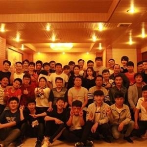 毕业班与辅导员最后的聚餐