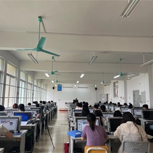 学院教师上公开课