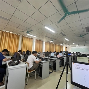 学院教师上公开课